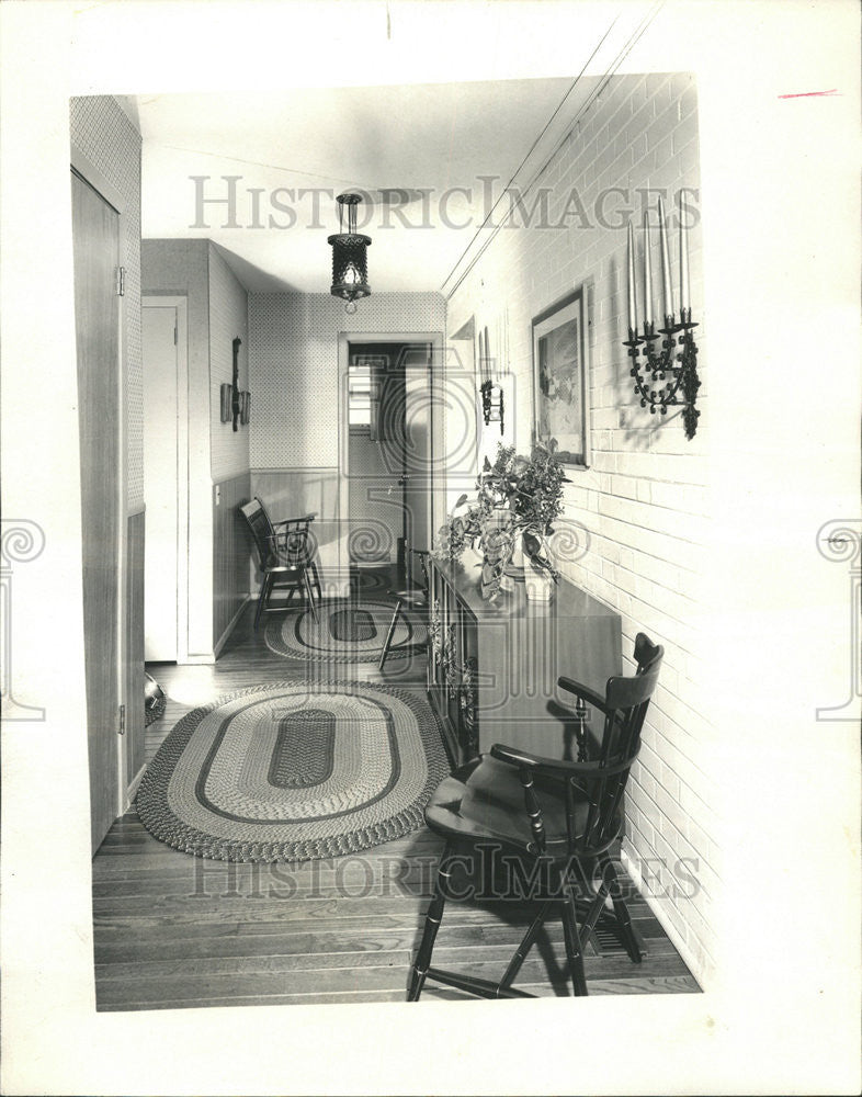 1965 Press Photo Cole Keyes Home Windsor Chairs - Historic Images