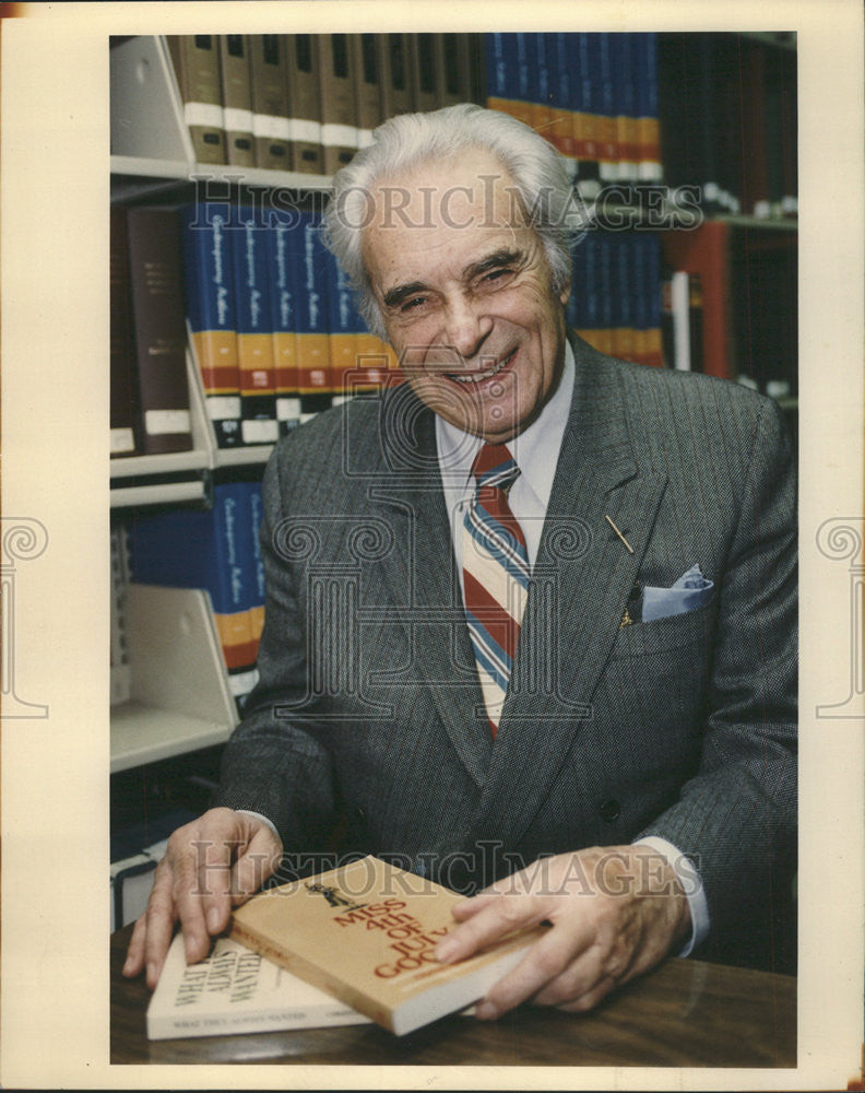 1993 Press Photo Christopher Janus Investment Banker Author - Historic Images