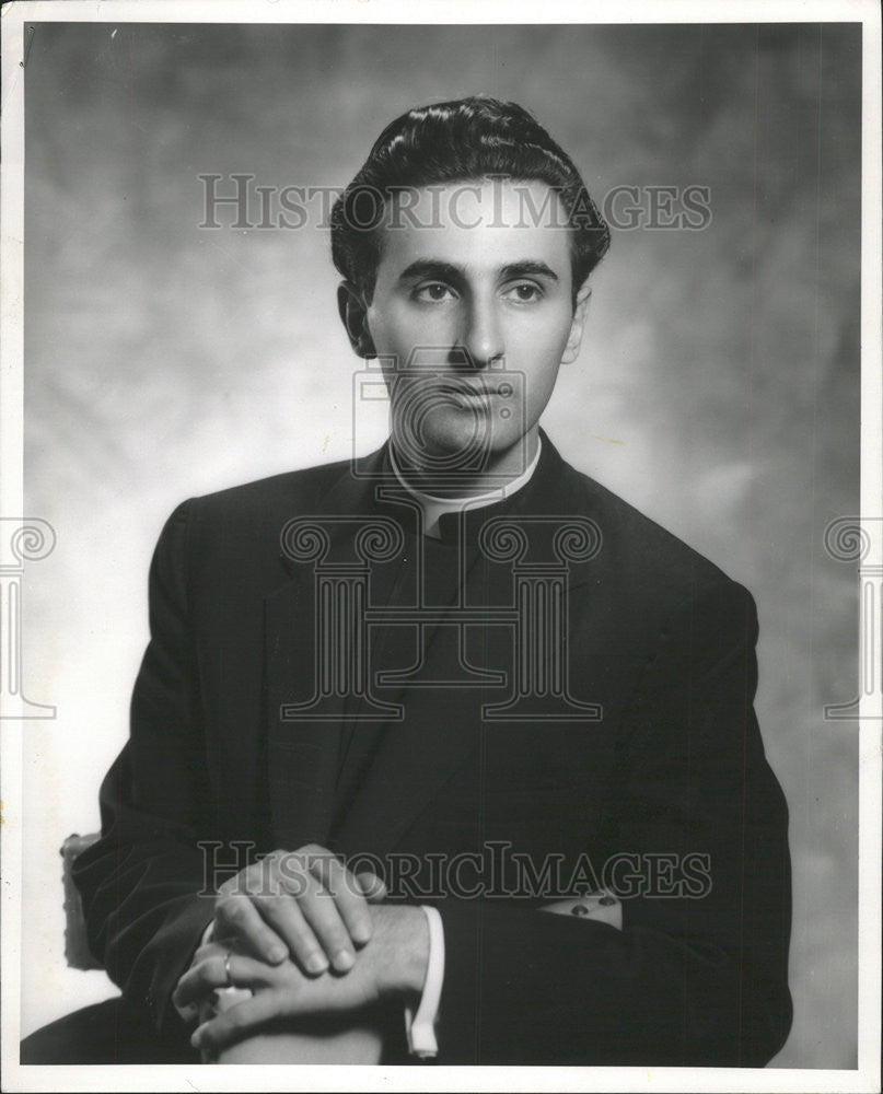 1958 Press Photo Andrew Kleamenakis Jr Assistant Pastor Greek Orthodox Church - Historic Images