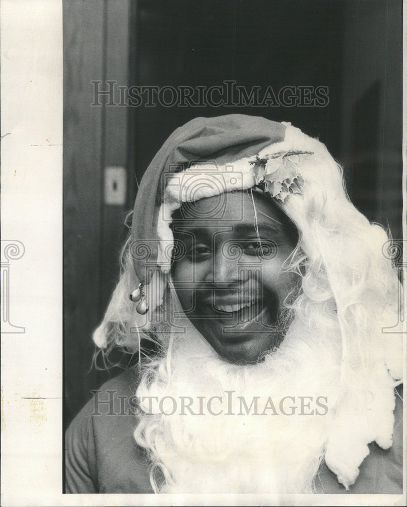 1975 Press Photo Chicago Policeman Mike James - Historic Images