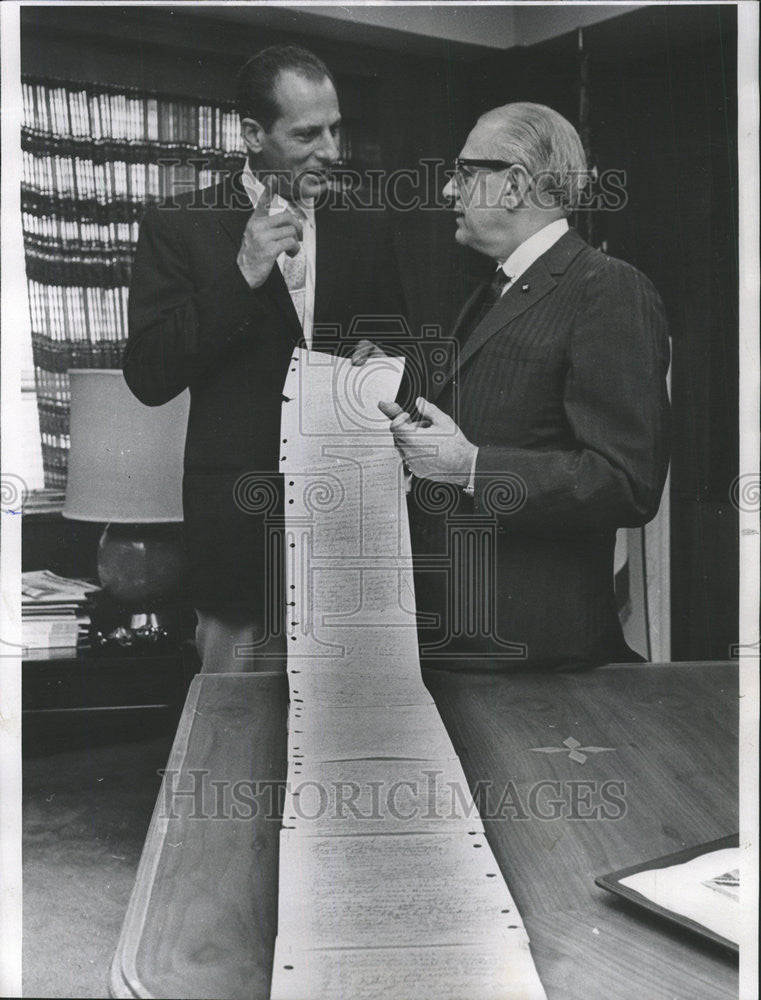 1966 Press Photo Angelo Janito Petition Present Sanitary District - Historic Images