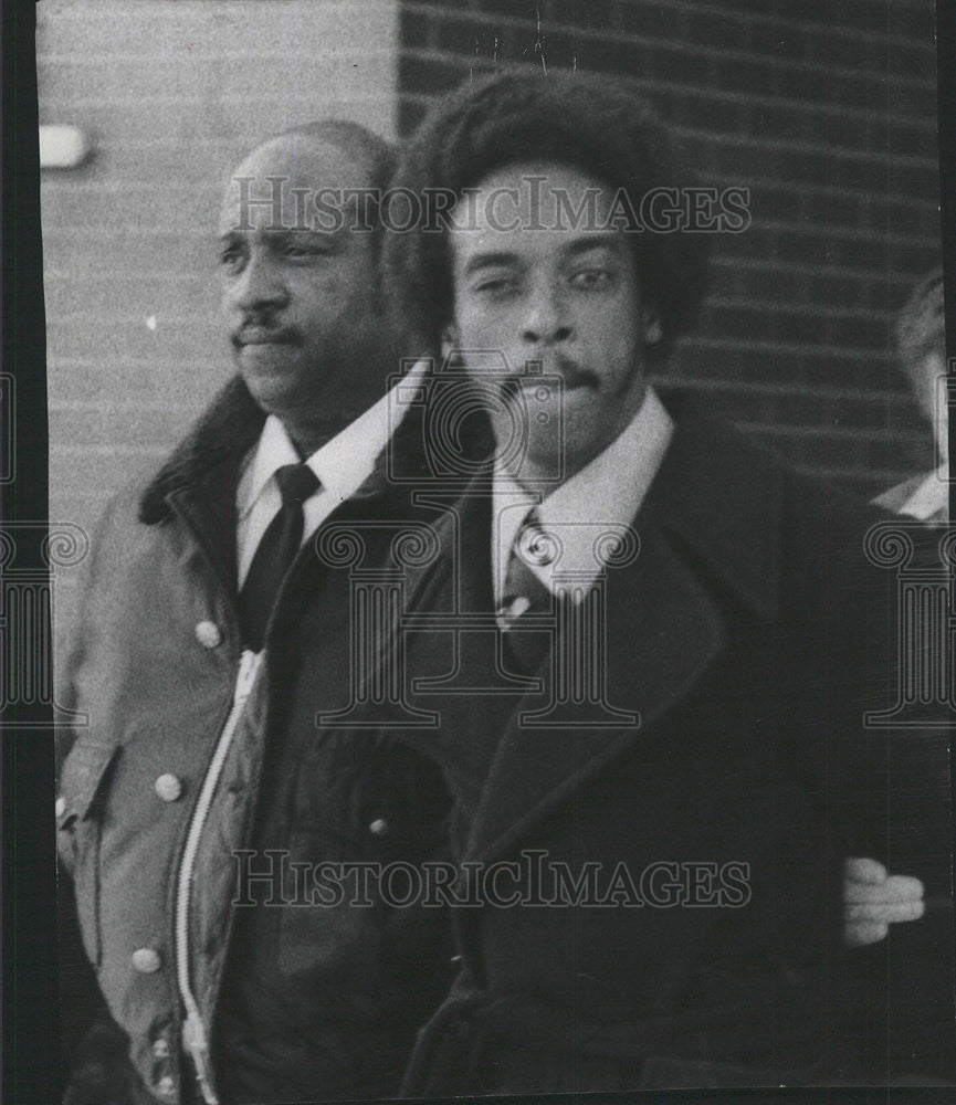 1976 Press Photo Sheriffe deputys Freddi Martin killed elderly people municipal - Historic Images