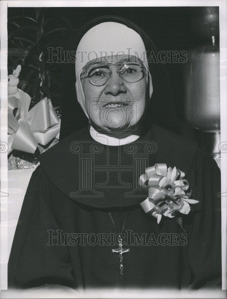 1964 Press Photo Sister Mary Cordula Anniversary Catholic Church Teacher India - Historic Images