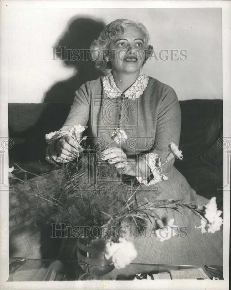 1952 Press Photo Soprano Elise Marlin Concert Singer apartment Rome Italy Susan - Historic Images