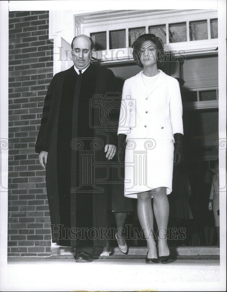 1965 Press Photo Charlotte Marley Daughter Screen Star idnda Darnell Glen Church - Historic Images