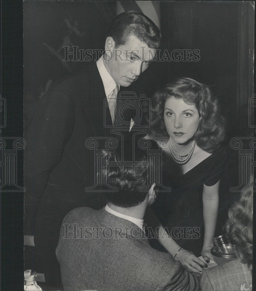 1943 Press Photo Actor Bob Hutton Socialite Natalie Thompson marriage Macombo - Historic Images