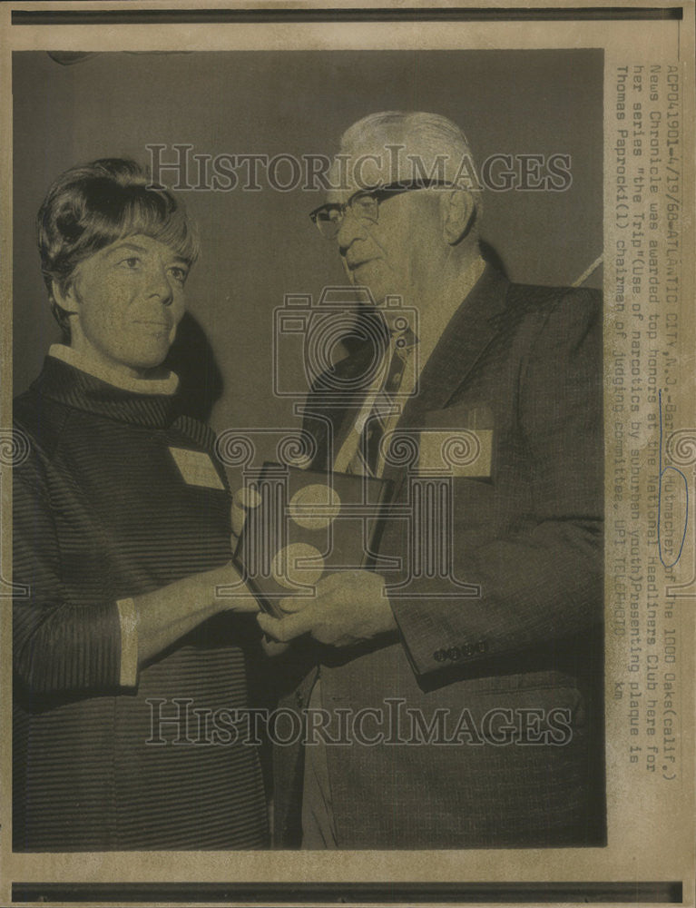 1968 Press Photo Barbara Hutmacher !000 Oak News Chronicle Award Honor National - Historic Images