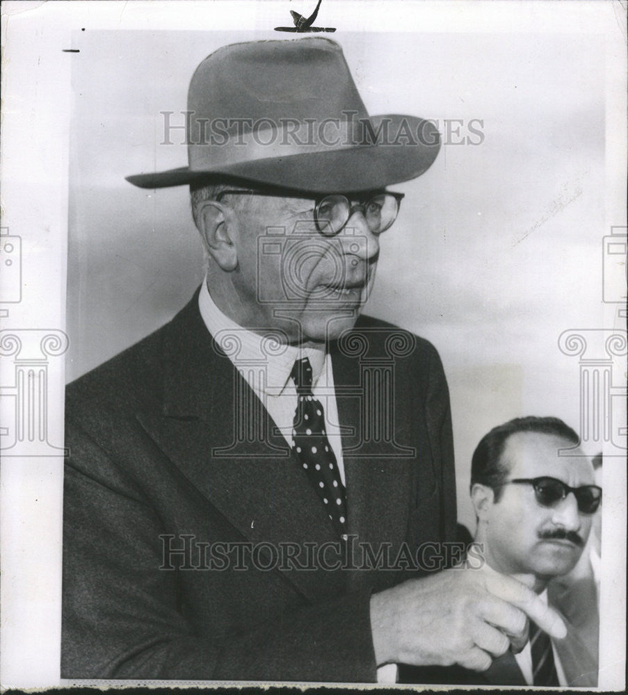 1957 Press Photo Sweden King Gustav Adolf Rome ciampino Airport Etruscan street - Historic Images