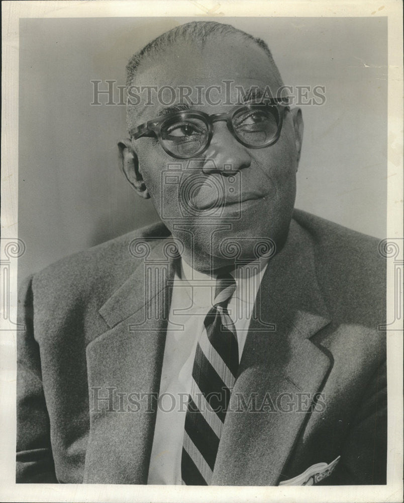 1975 Press Photo General Richard Lee Jones Ambassador Civic Leader Chicago - Historic Images