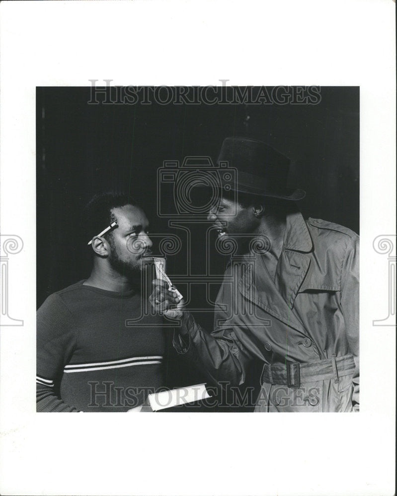 1976 Press Photo Victor Jones In The Jungle of Cities - Historic Images