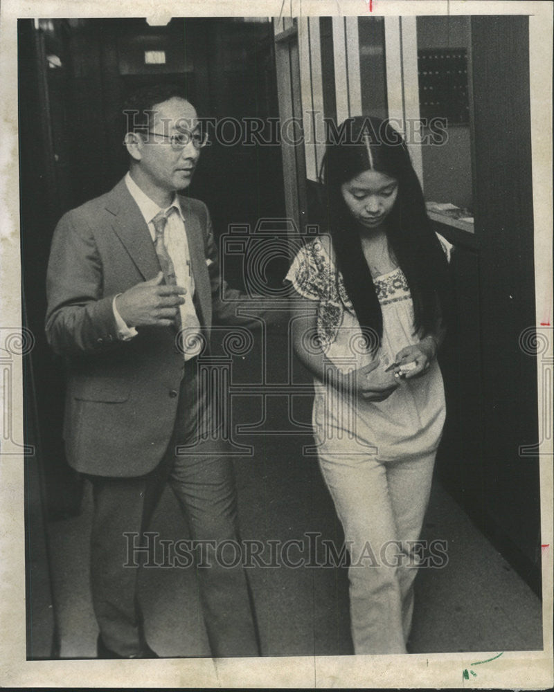 1970 Press Photo Patti Iwataki Roommate Two Stab Victim Police Crime - Historic Images