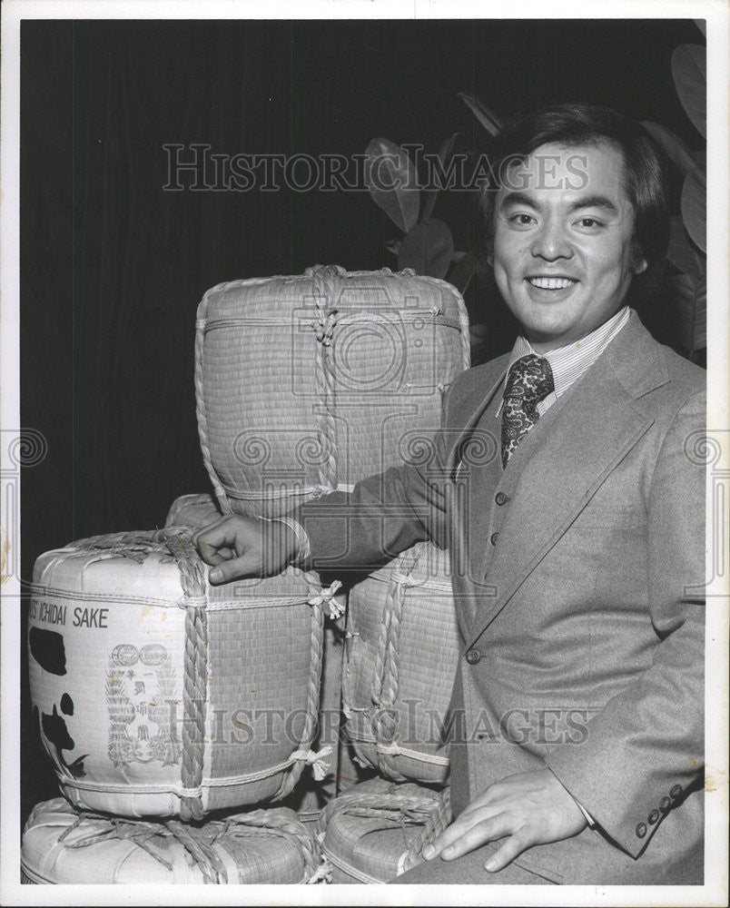 1974 Press Photo Restaurateur Akira Ishikawa Tanikaze Steak House News Bureau - Historic Images