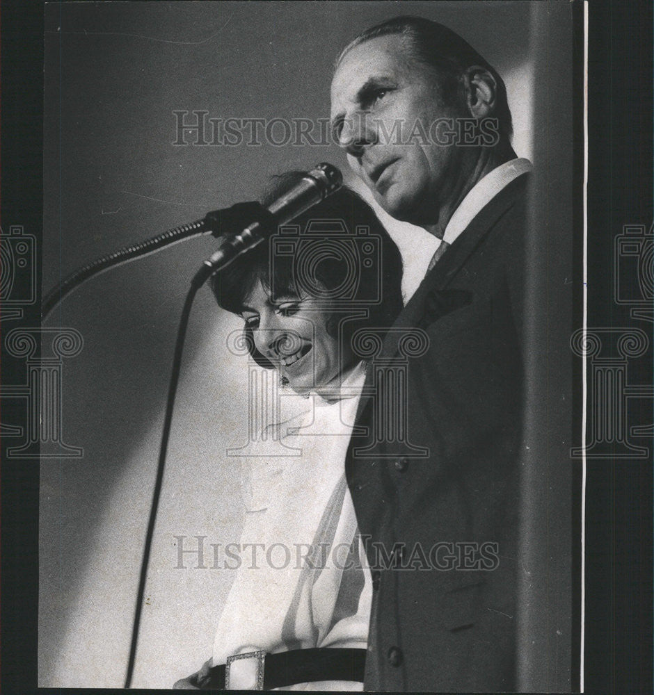 1970 Press Photo Sharon Harris, Gold Coast Fashion Award (1969) - Historic Images