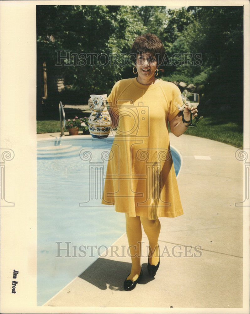 1991 Press Photo Barrington Hills Kathy Harrison gregarious guest cook teacher - Historic Images