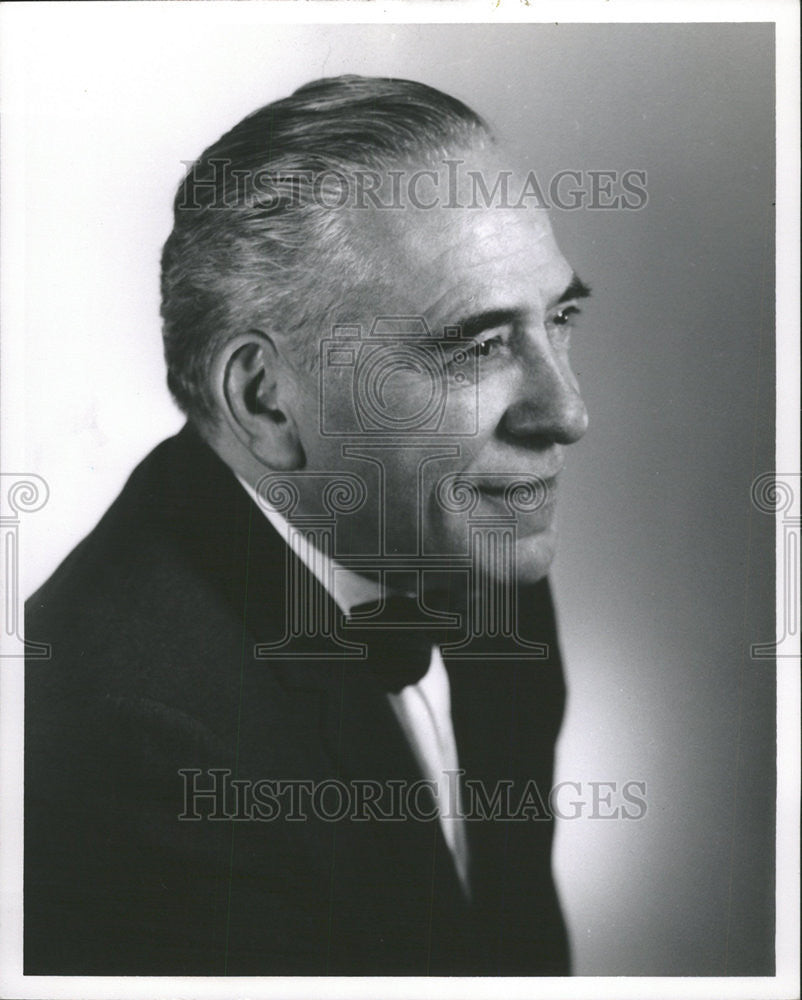 1965 Press Photo Solomon Harrison Attorney Lee Redman Lawyer Pose - Historic Images