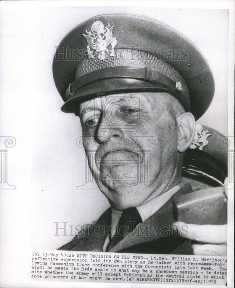 1953 Press Photo Panmunjom William Harrison reflective Communist reporters - Historic Images