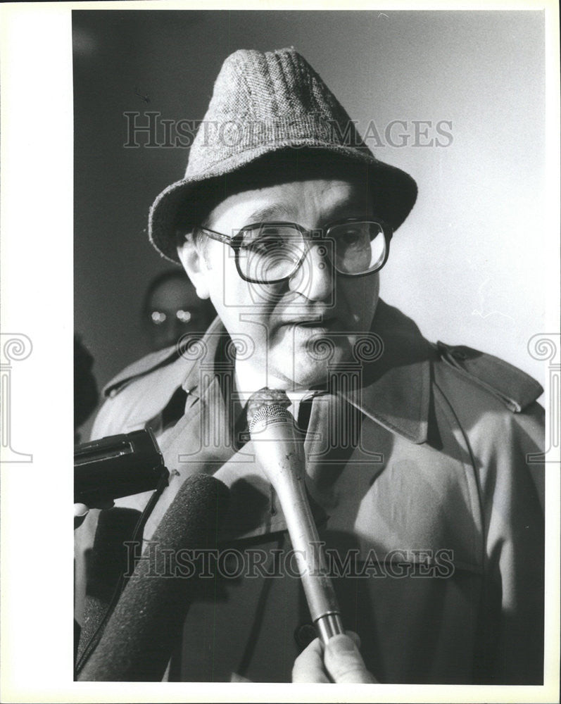 Press Photo Bill Hart Attorney Daley Center - Historic Images