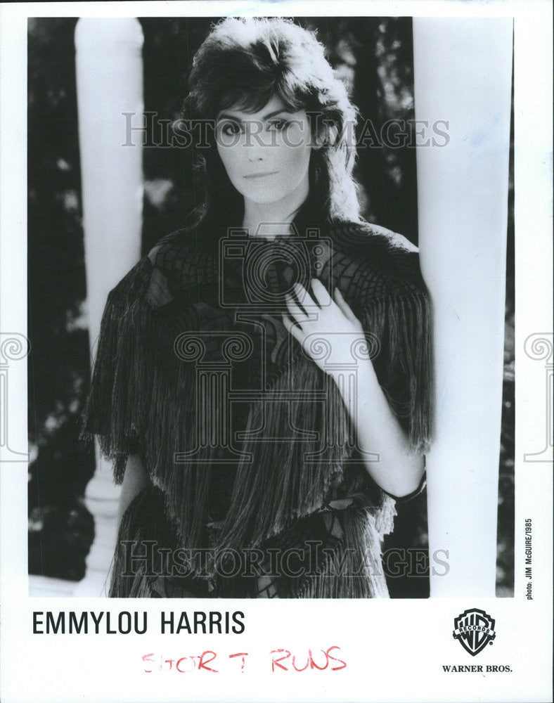 1985 Press Photo Emmylou Harris Arrive Park West American Singer Song Writer - Historic Images