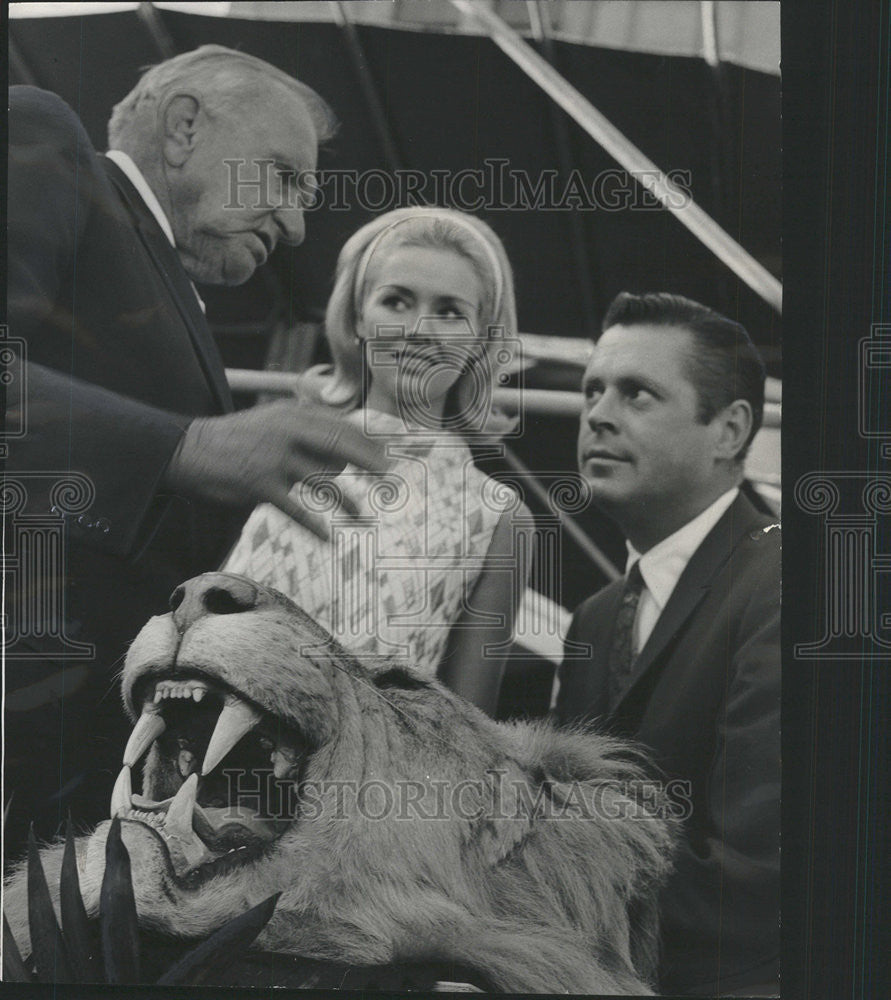 1966 Press Photo Richard Hankel and Mr. and Mrs. Richard Underwood hunting - Historic Images