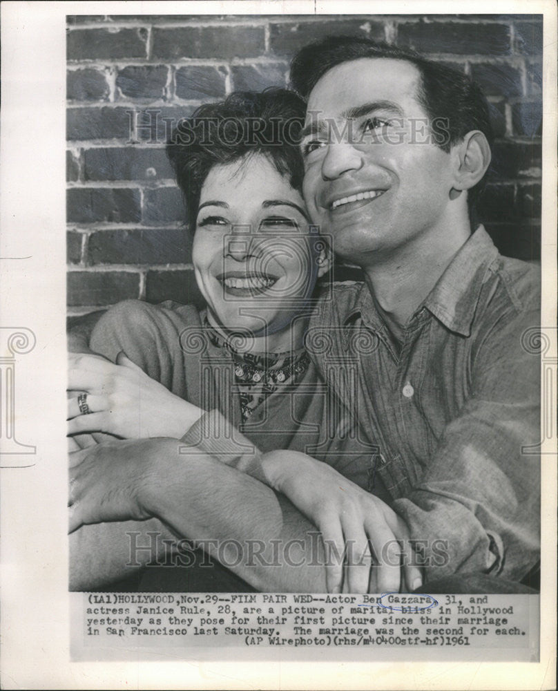 1961 Press Photo Actor Ben Gazzard and actress Janice Rule after their wedding - Historic Images