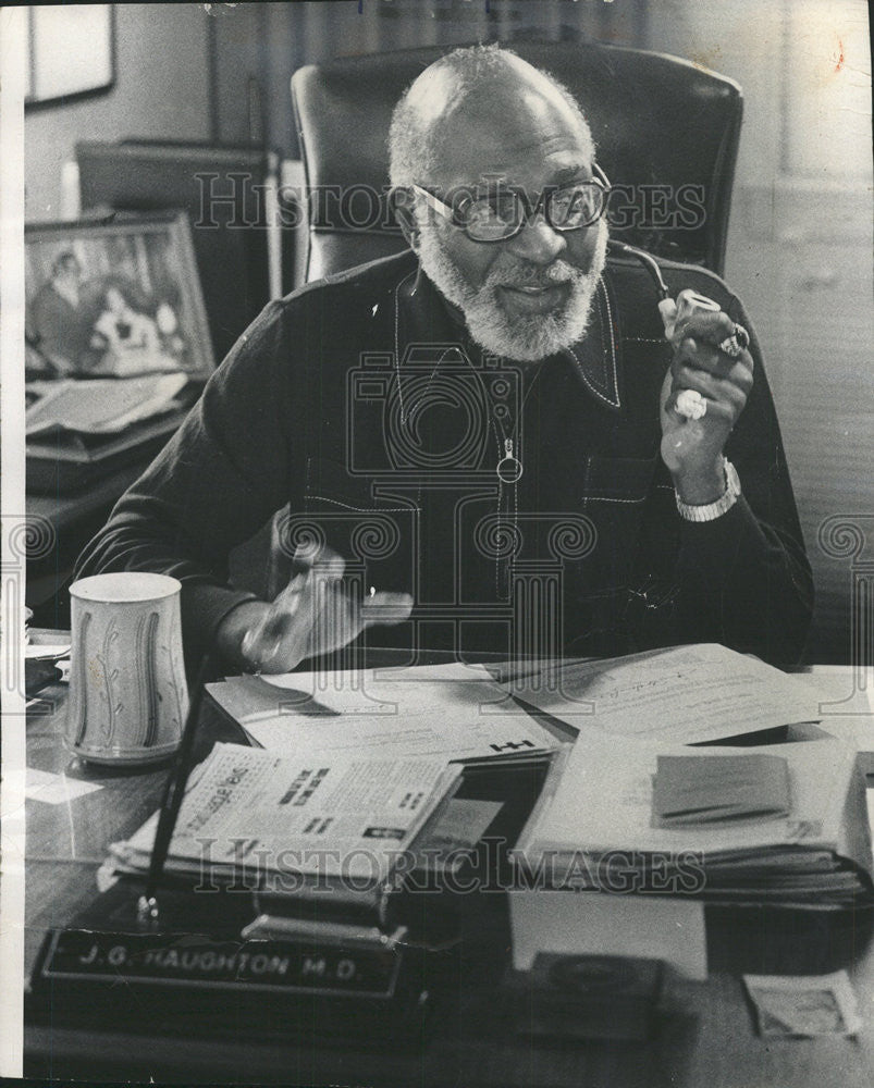 1973 Press Photo Dr. James Haughton Cook County Illinois Health Executive - Historic Images