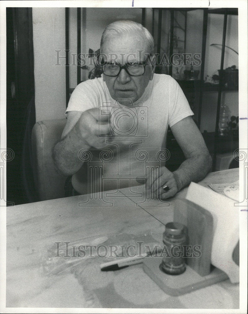 1985 Press Photo Carl Hamby who was attacked last night by a young woman - Historic Images