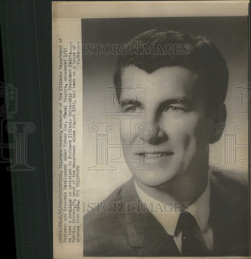 1969 Press Photo Gene Graves Director Illinois Department Business - Historic Images