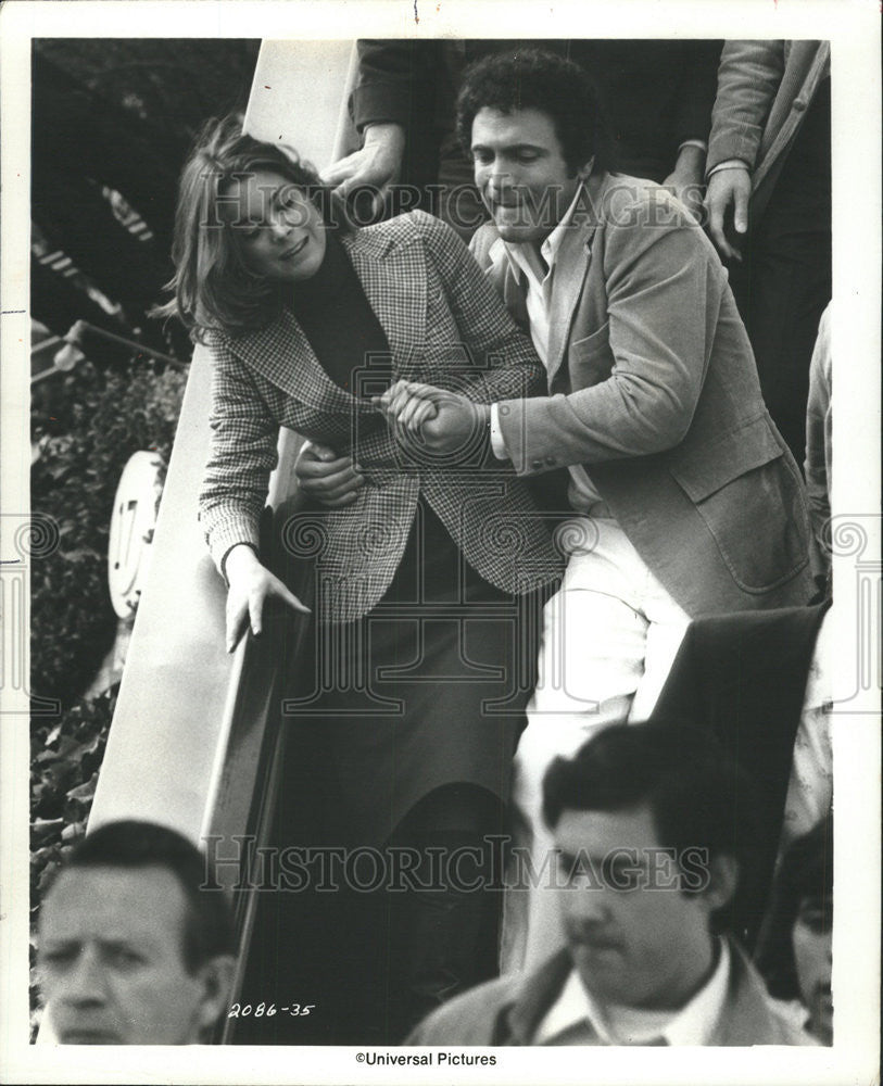 1977 Press Photo Marilyn Hassett David Groh film TV star Two Minute Warning - Historic Images