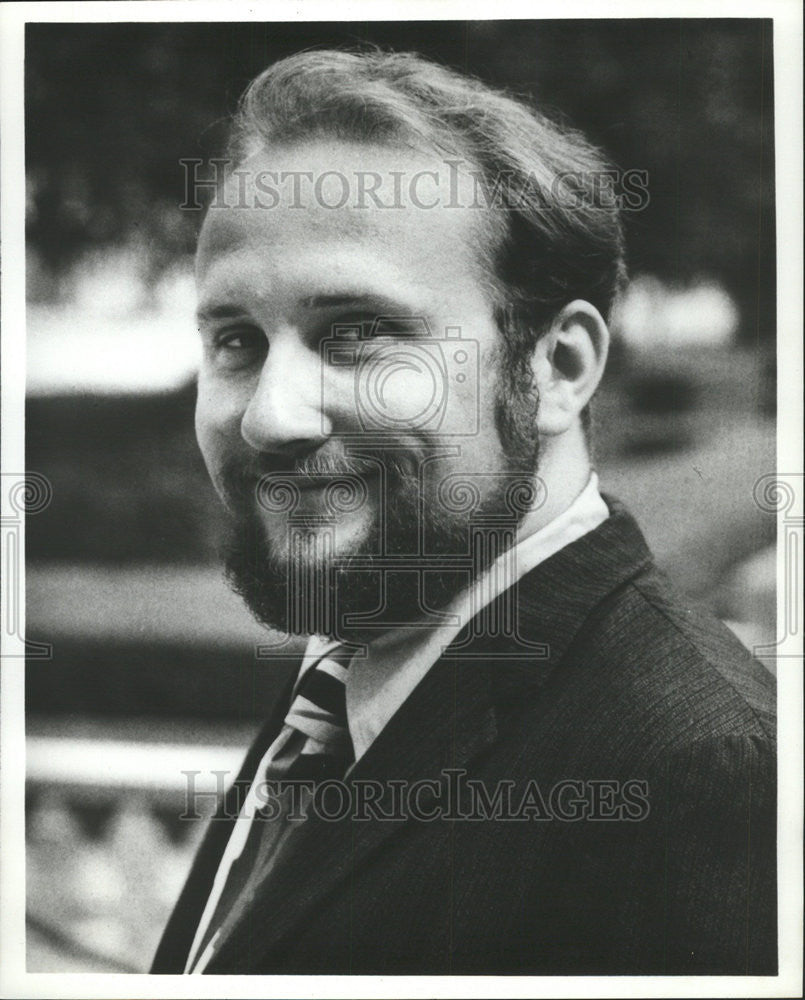 1974 Press Photo Paul Gudas tenor Seattle Opera performance Schmidt entertainer - Historic Images