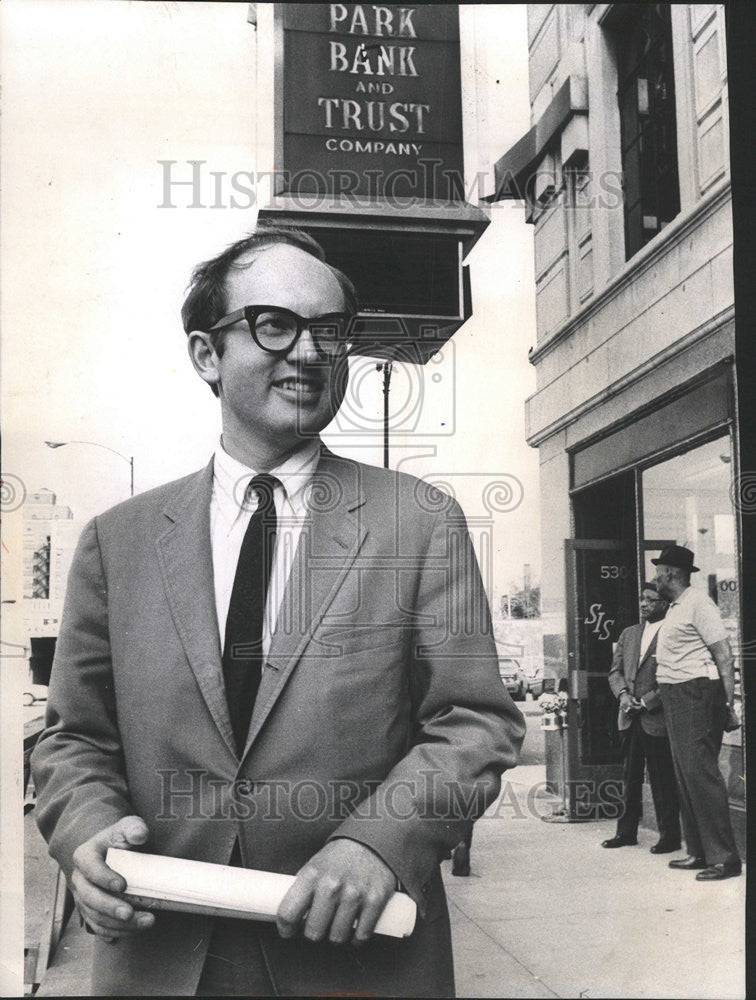1969 Press Photo Ronald Grzywinski Chicago Banker - Historic Images