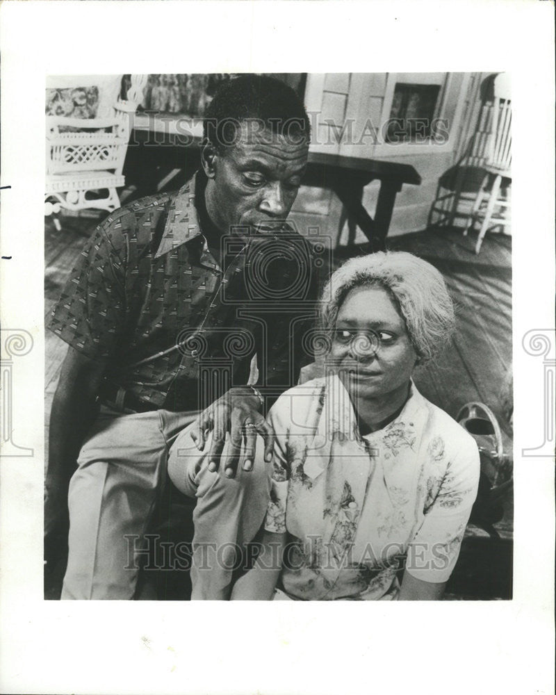 1977 Press Photo Moses Gunn  Frances Foster film star play First Breeze summer - Historic Images