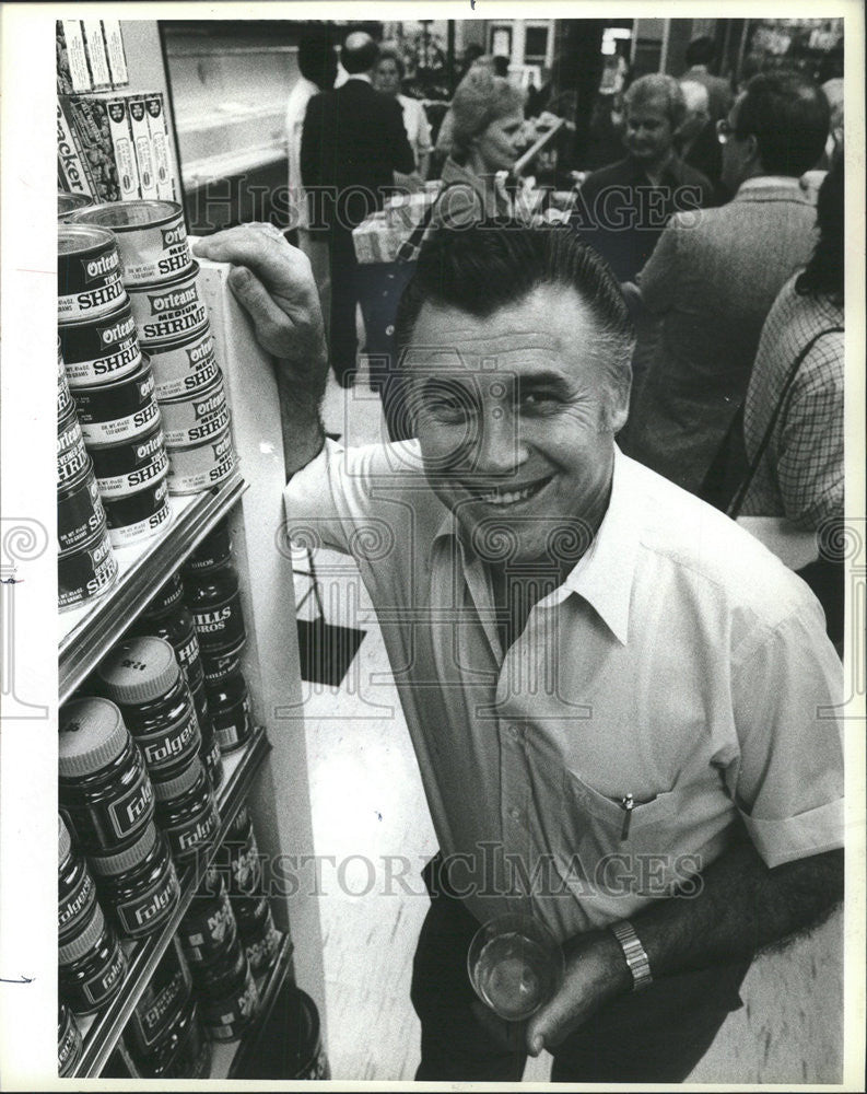 1983 Press Photo L Track Gregory Angelo Grocery Land CTA Department Store owner - Historic Images