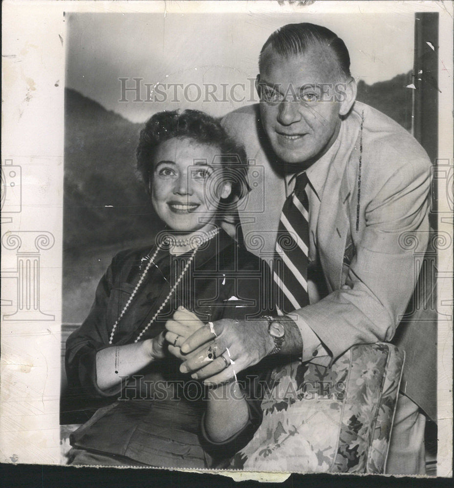 1952 Press Photo War Correspondent Marguerite Higgins William Hall Honeymoon - Historic Images