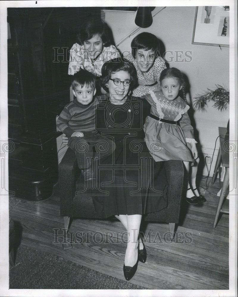 1962 Press Photo Eve Jones Tom Andree Penny Mary Susan University Chicago - Historic Images