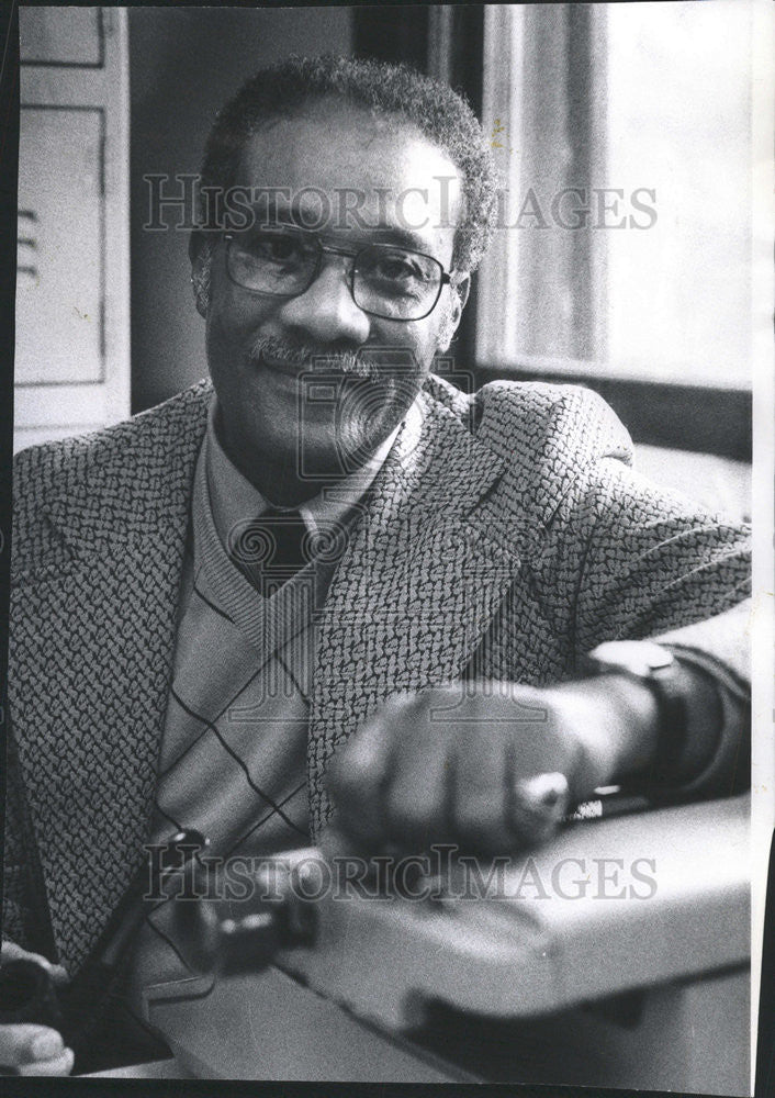 1974 Press Photo Investigator Fred Jones - Historic Images