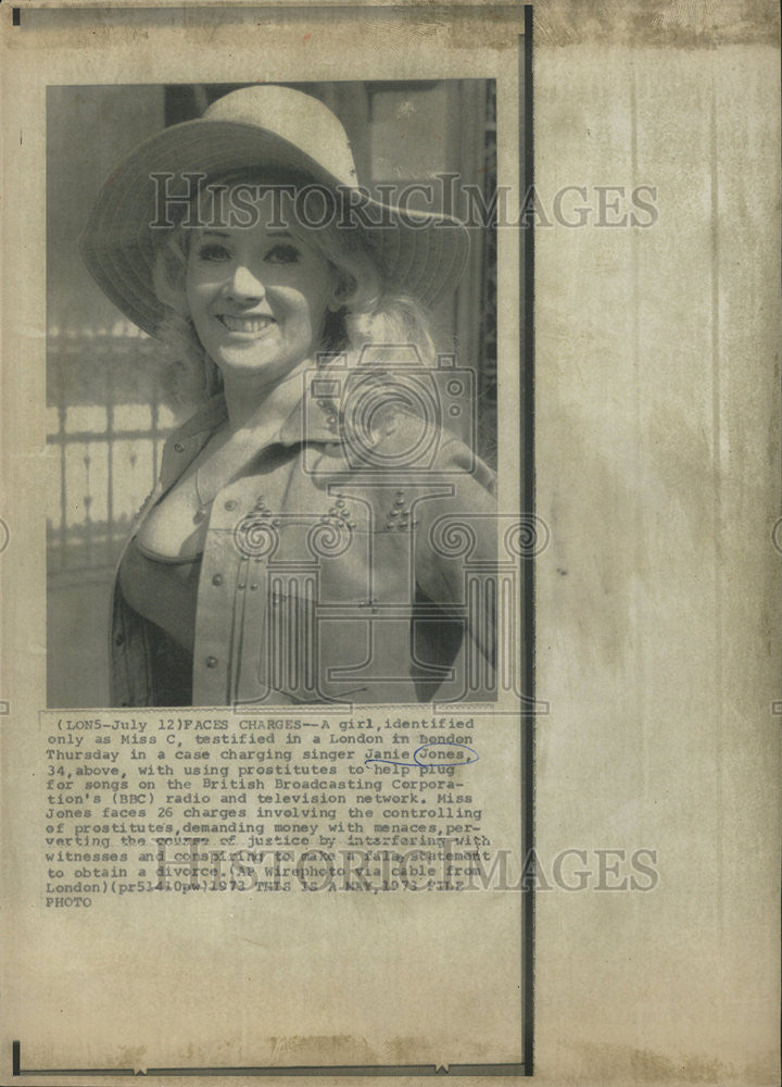 1973 Press Photo Janie Jones charging singer Britain Broadcasting Corporation - Historic Images