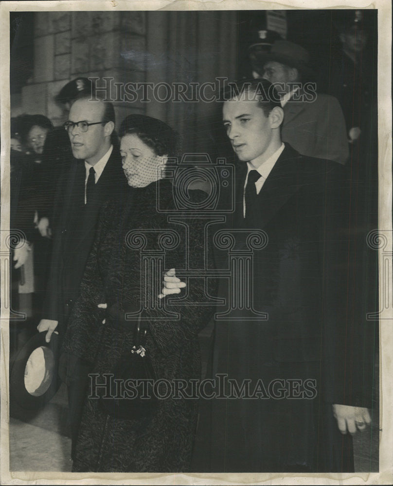 1950 Press Photo Joseph Kelly Mrs Kelly Steve Kelly Stephen Funeral - Historic Images