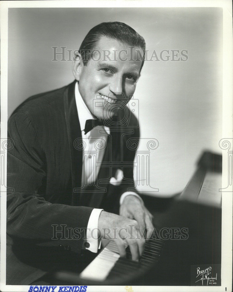 1970 Press Photo Fort Lauderdale Florida pianist Sonny Kendis Conrad Hilton - Historic Images