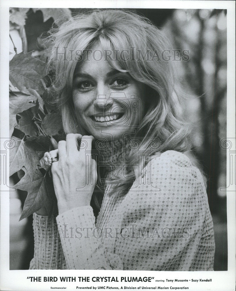 1978 Press Photo Crystal Plumage Tony Musante Suzy Kendall Bird - Historic Images