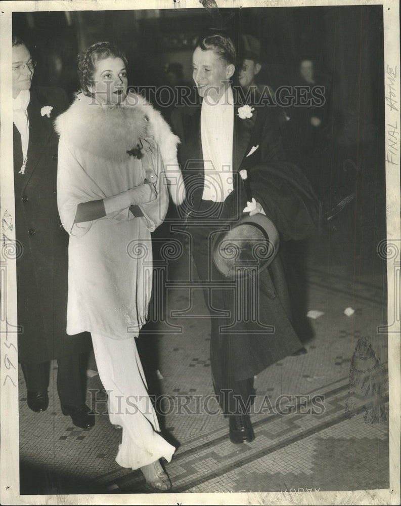 1934 Press Photo Mr Mrs Paul Loeber Society Couple Gertrude Stein Saints Four - Historic Images