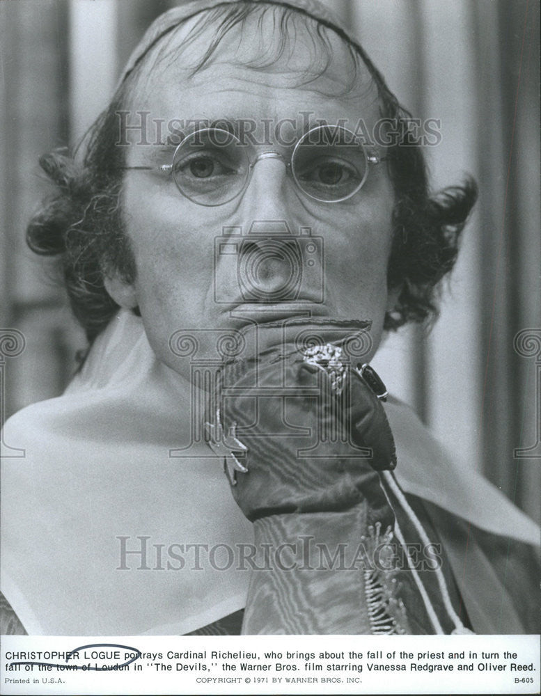 1972 Press Photo Christopher Logue Cardinal Richelieu Loudon Devil portray Poet - Historic Images