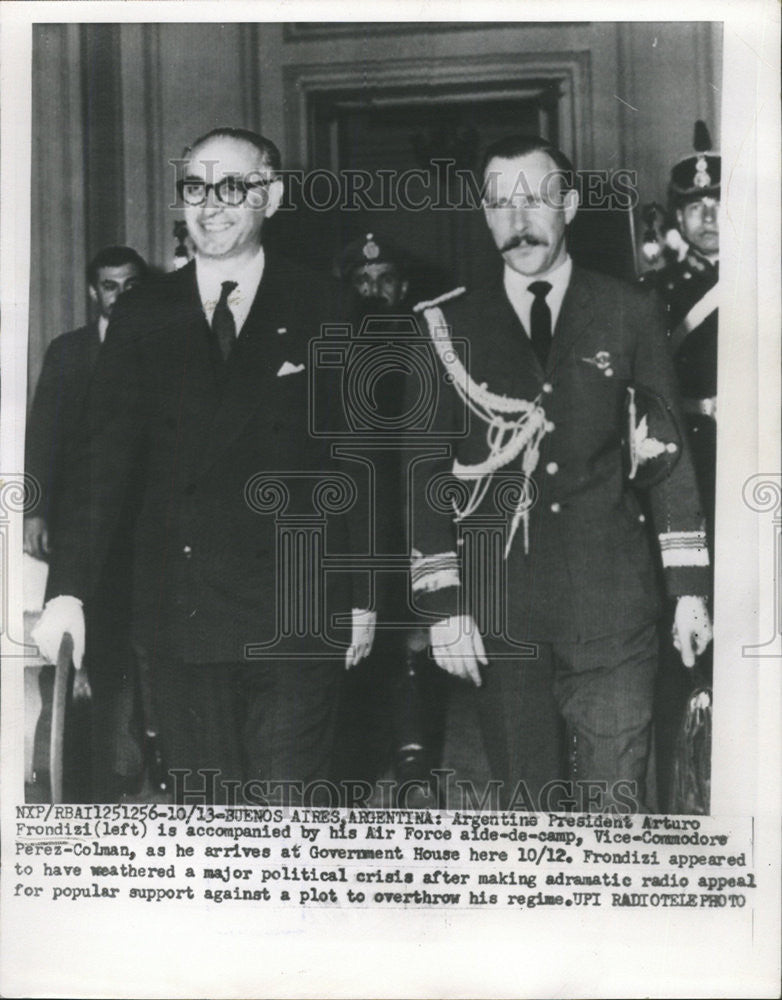 1961 Press Photo Argentina President Arturo Frondizi Air Force camp Perez Colman - Historic Images