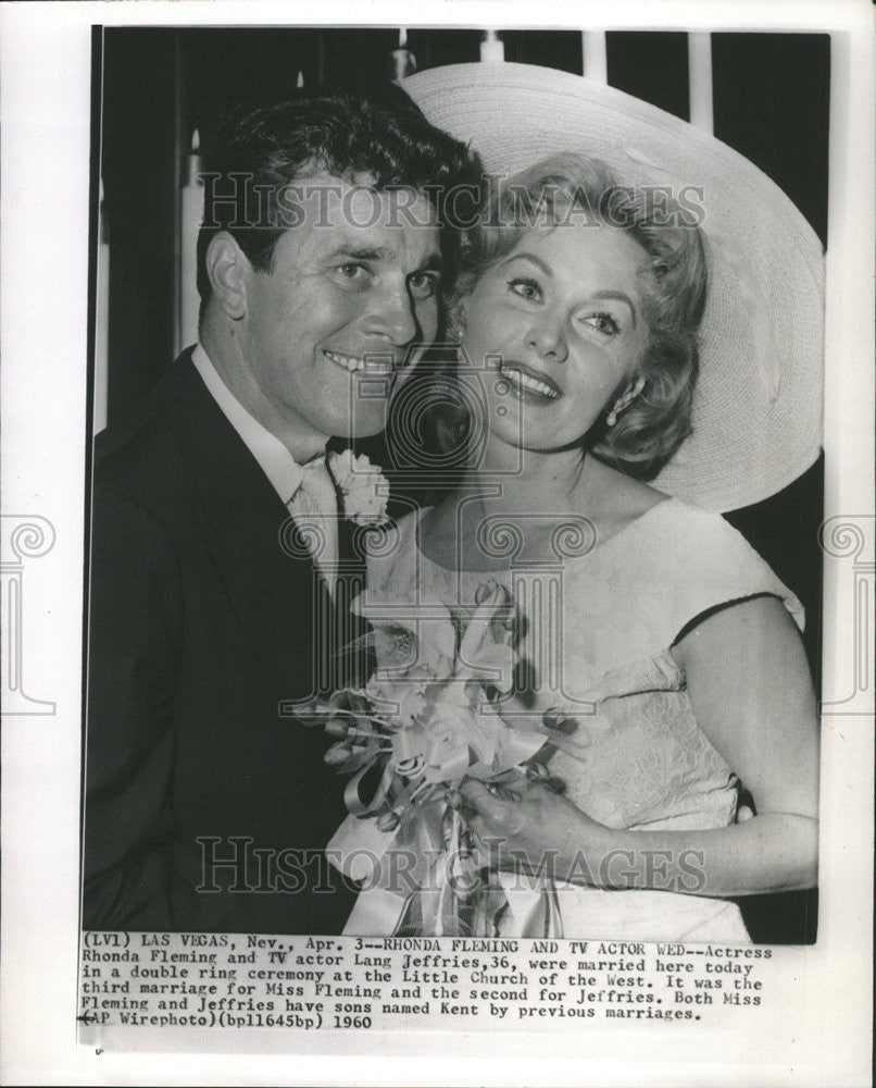 1960 Press Photo Lang Jeffries Actress Rhonda Fleming TV Wed - Historic Images