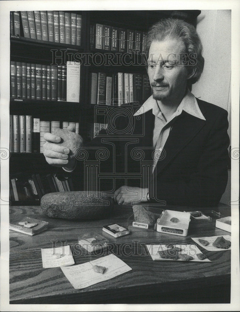 1975 Press Photo PROF. JAMES JENNINGS - Historic Images