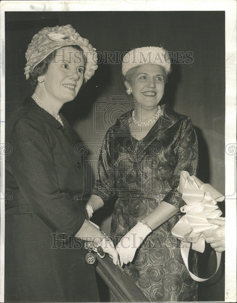 1960 Press Photo Mrs Joseph Lucas John Murray South Shore Country Club Benefit - Historic Images