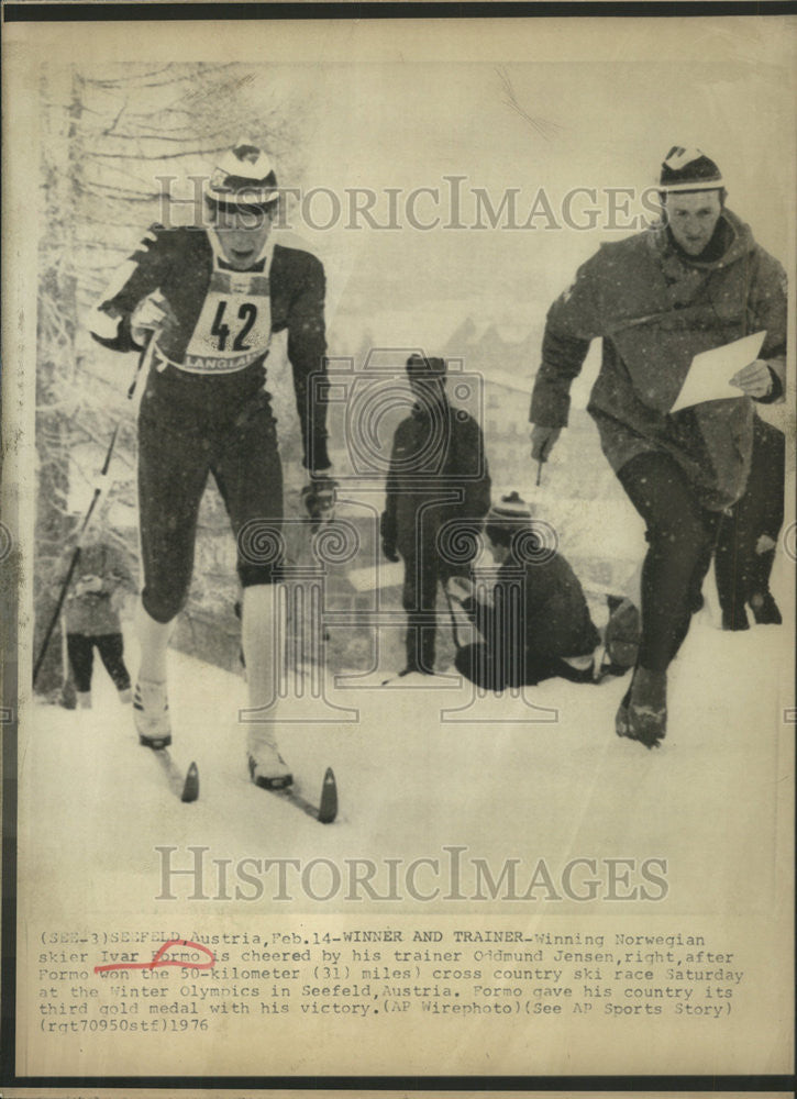 1976 Press Photo Oddmund Jensen Norwegian Skier Ivar Hormo Winner Olympic Medal - Historic Images