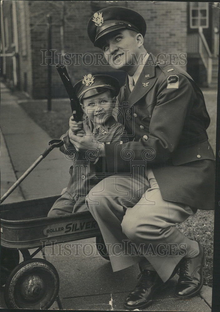 1944 Press Photo Ben Adamowski Democratic Political Leader Robert Family - Historic Images