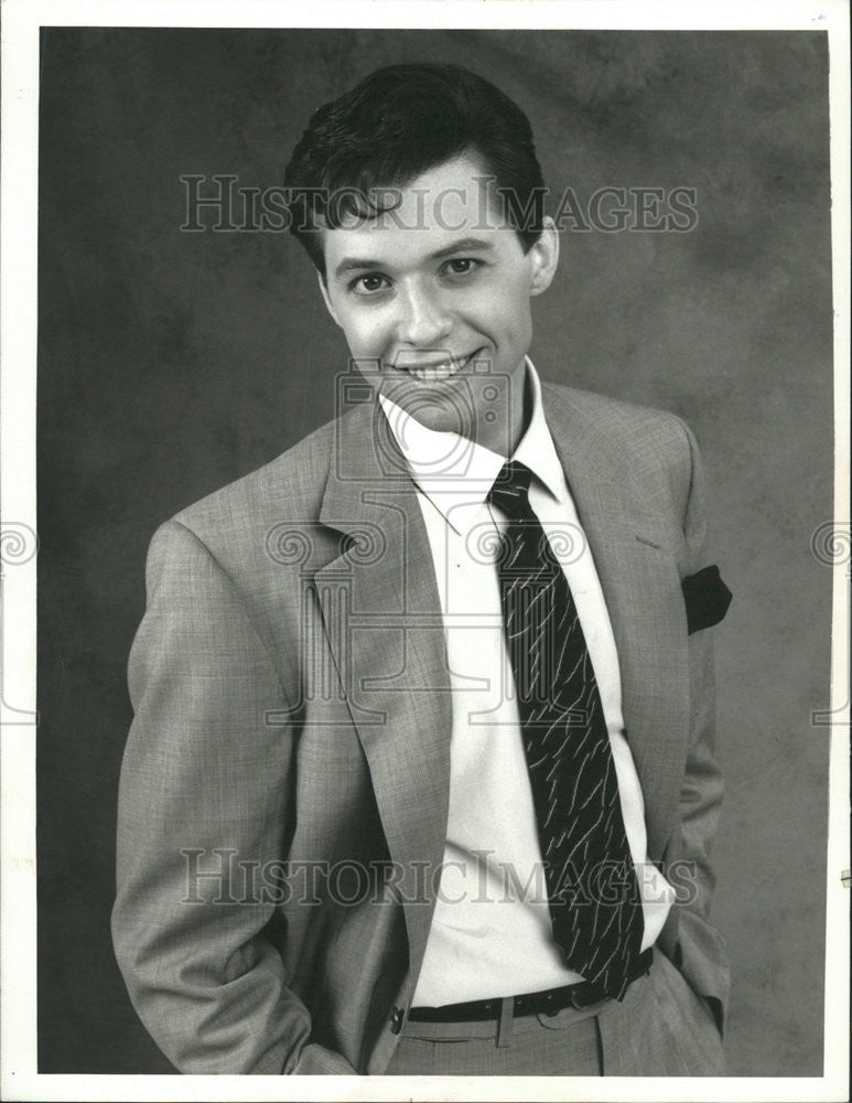 1989 Press Photo Jon Cryer The Famous Teddy Z - Historic Images