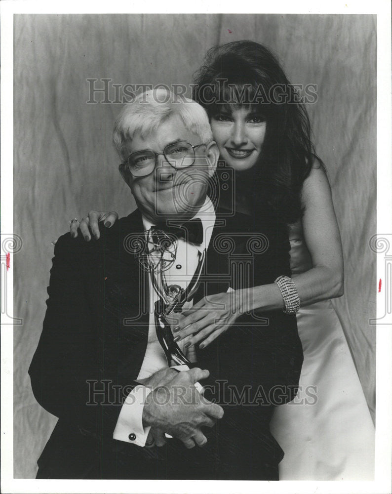 1992 Press Photo Co-Host Phil Donahue During The 19th Daytime Emmy Awards - Historic Images