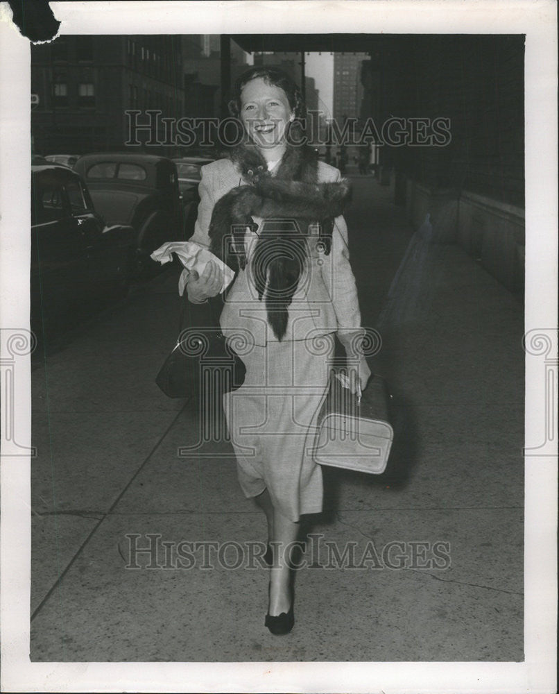 1951 Press Photo Mrs John A Kovas Furs Fashion - Historic Images